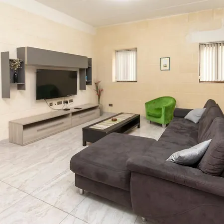 With Private Pool In Gozo Feriehus