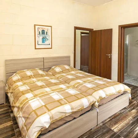 Holiday home With Private Pool In Gozo
