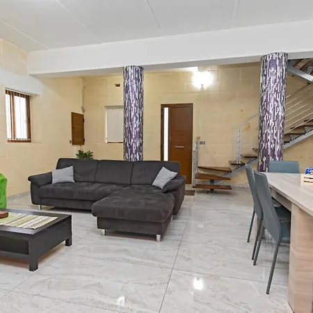 Holiday home With Private Pool In Gozo *