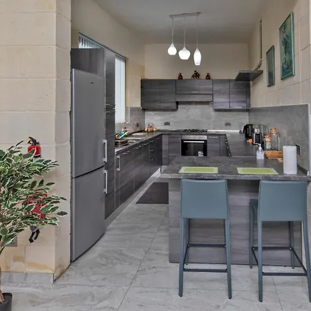 Holiday home With Private Pool In Gozo Xewkija